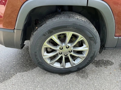 USED 2021 JEEP CHEROKEE
