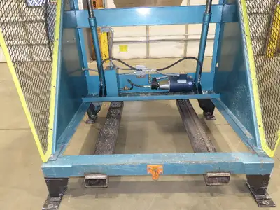 Used UNA-DYN _UNKNOWN_ Hoppers Indiana US | Arrow Industrial #1366951