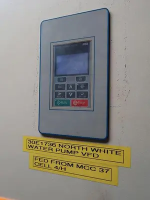 USED VERTICAL BROKE CHEST AGITATOR