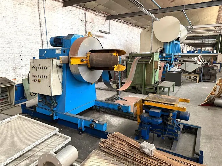 Used ZM DECOILER 5 TON + LOADING CART Coil Straighteners | Apt International N.V #373201