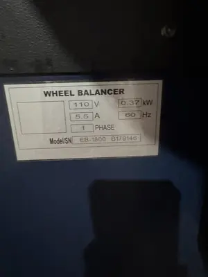 Eagle Equipment EB-1800 Wheel Balancer