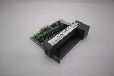 ALLEN BRADLEY 1746-OB32 SER D SLC500 OUTPUT MODULE STOCK L-685C