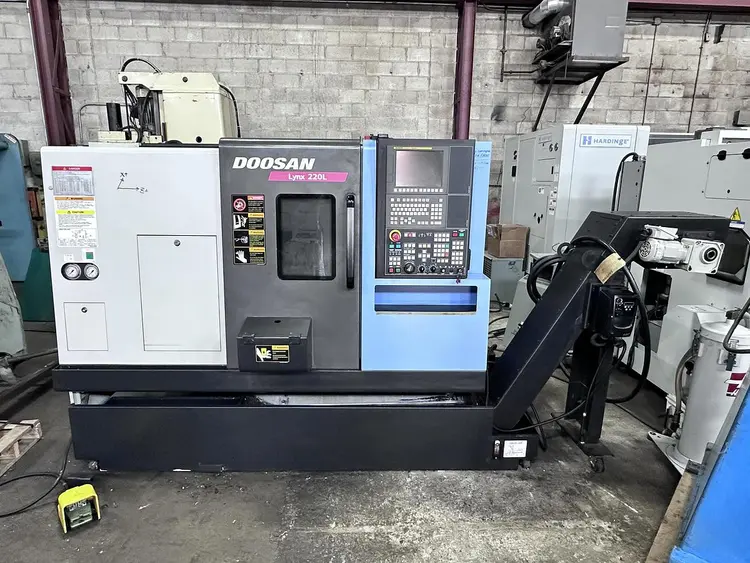 Used 2015 DOOSAN LYNX 220LC CNC Lathes Ontario CA | Trader Machinery Inc 8 #184846