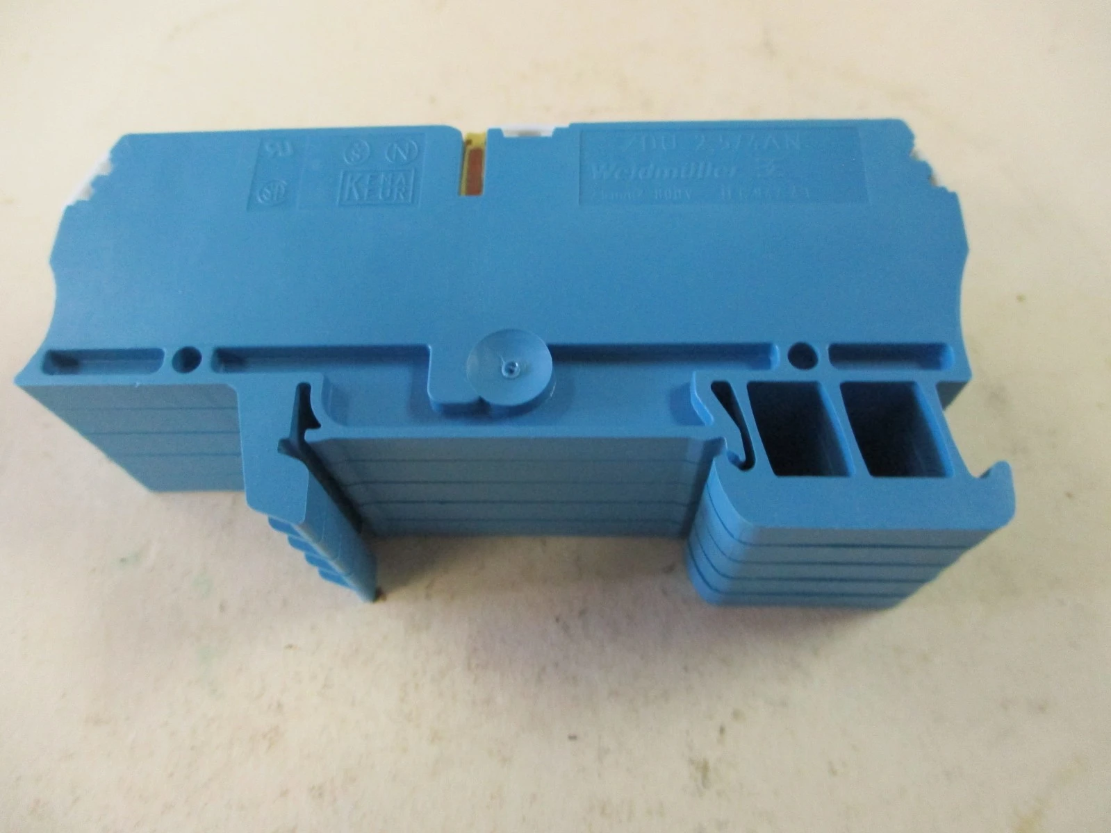 USED Weidmuller ZDU 2,5/4AN (IEC 947-7-1)