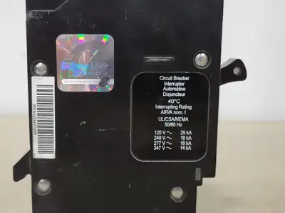 NEW SQUARE D EDB16015