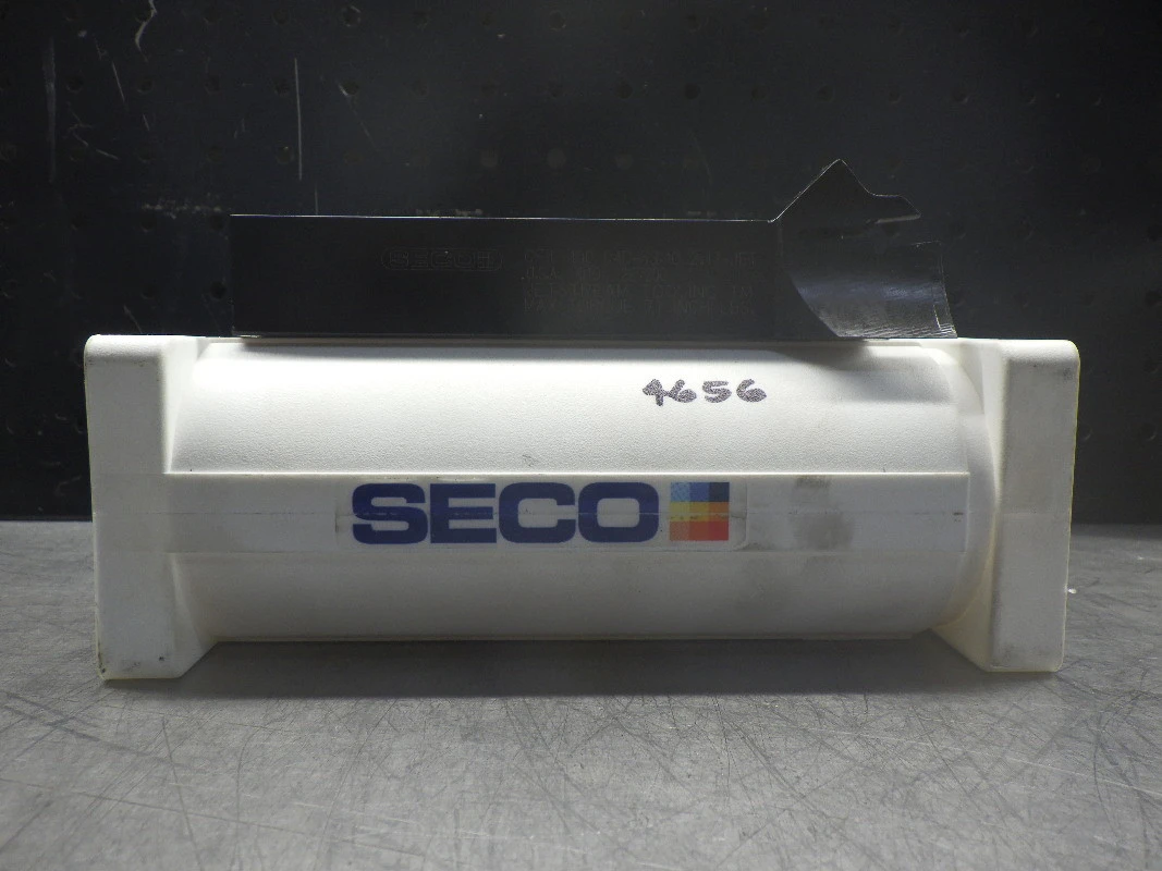 SECO 1" x 1" Multi Directional Toolholder CFIL 100 04D-R3.10 2.17 (LOC1499)