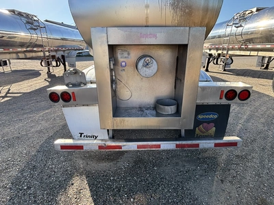 Used 2017 WALKER MILK TANKER TRAILER Liquid Supply Trailers Michigan US | Miedema Asset Management Group #1709464