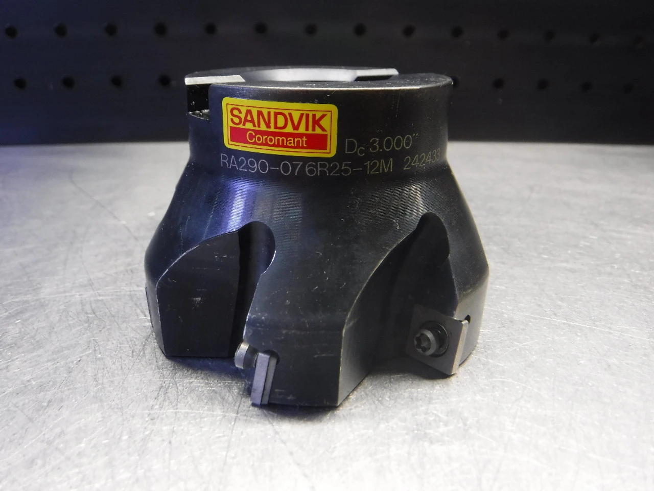 Sandvik 3" Indexable Facemill 1" Arbor RA290-076R25-12M (LOC1098A)