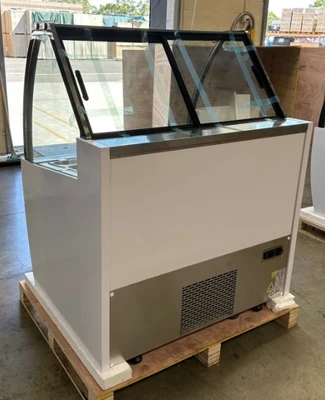 171-0149 7 Pan Self Contained Full Service Refrigerated Gelato Display Cooler