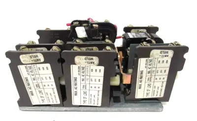 NEW JOSLYN CLARK LCL20U0080-120 LIGHTING CONTACTOR LCL20U0080120
