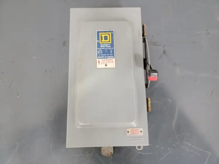Used SQUARE D B451854 Switchgears British Columbia CA | Lenmark #243397