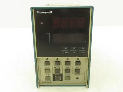 Honeywell DC4000  Digital Temperature Controller DC4000 0DTC1400000 120/240V