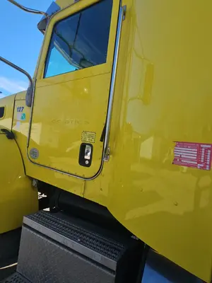 USED 2016 PETERBILT 337