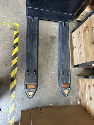 Used CROWN WP3035-45 Pallet Jacks California US | MachineryMax #1318355