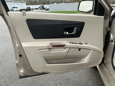 USED 2005 CADILLAC SRX