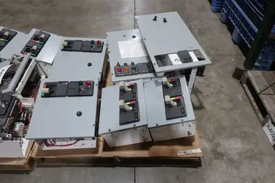 2 PALLETS OF ASSORTED CUTTLER HAMMER MCC BUCKETS