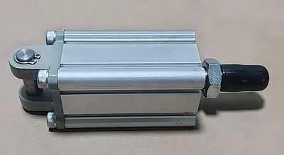 NEW SMC CDQ2D32-45DMZ-M9BL