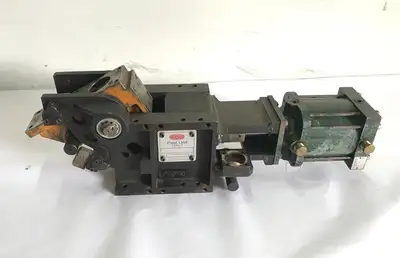 Used DESTACO PNEUMATIC ROBOT CLAMP, AIR CLAMP, ROBOTIC Clamps | Maverick Industrial Sales #1119893