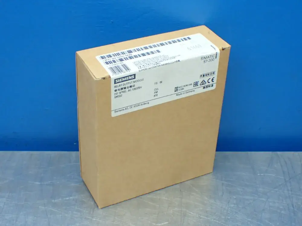 NEW SIEMENS 6ES7 3221HH010AA0