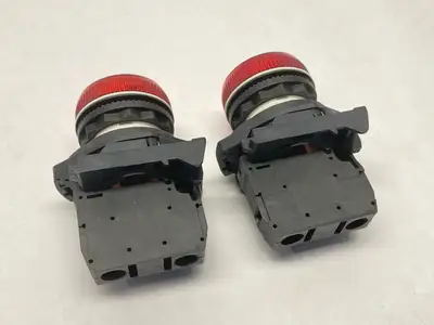800FP-P4PN5R | Allen Bradley  Pilot Indicator Light Red 25mA 120V LOT OF 2 -  Used