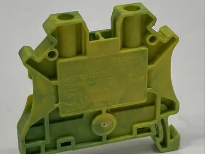 NSYTRV42PE | Schneider Electric  Ground Terminal Block Green/Yellow LOT OF 5 - Used