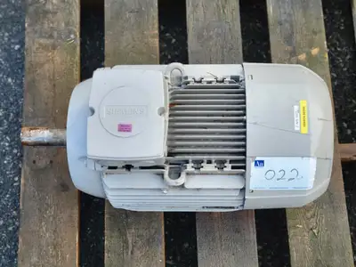 25 hp, 575 volts, 3560 rpm, 160L Electric Motor