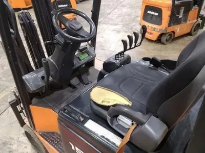 USED 2019 DOOSAN BC15S-5