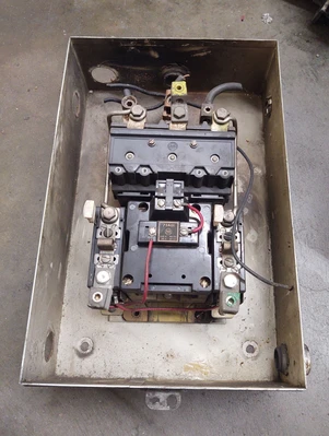 🔥ALLEN-BRADLEY Enclosed Box Size #3 Motor Contactor Starter 110V Coil 73A01