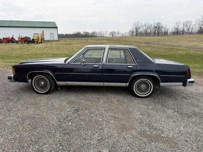 USED 1981 FORD CROWN VICTORIA