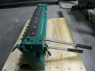 24" Tennsmith Cleatbender Model CB24