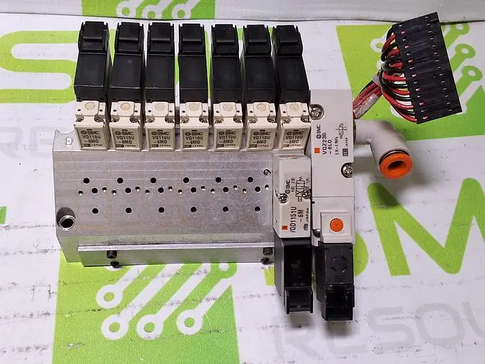 SMC PNEUMATIC 7X SOLENOID VALVE MANIFOLD VQZ235-6LO WITH 7 PORTS