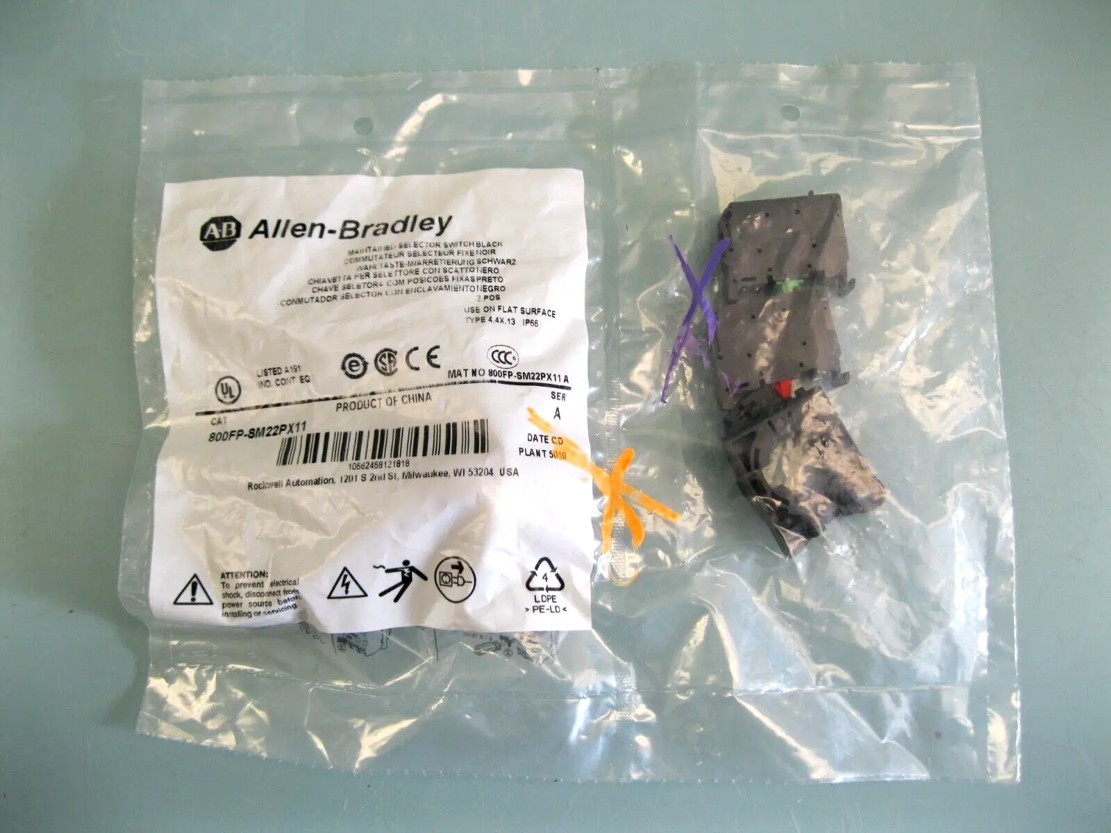 NEW Allen-Bradley 800FP-SM22PX11