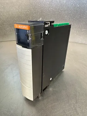 Allen Bradley Digital Relay Module 1756-OX8I /A (3C-31)