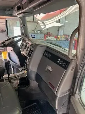 2014 KENWORTH T800 Industrial Vacuum Trucks | Crossford Machinery Group (4)