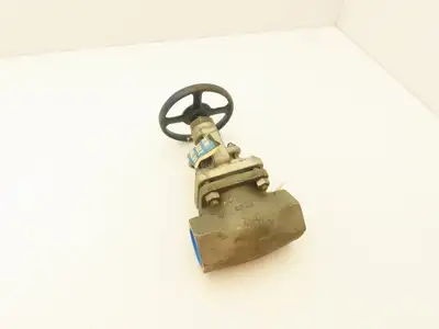 Powell 2474 Stainless Globe Valve 1-1/2" Socket Weld 200 WOG Rising Stem