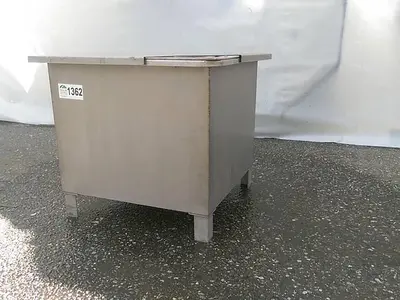 40 Gallon Cube Holding Tank