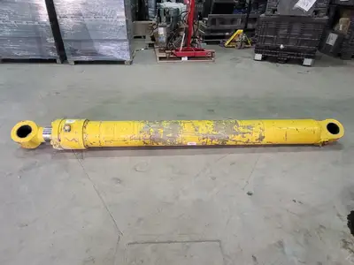 USED KOMATSU 21M-63-02121R