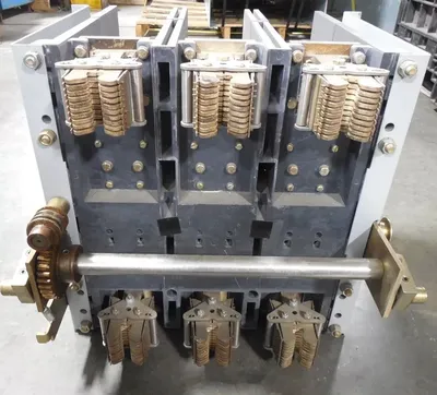 Westinghouse SPB65 Pow-R-Breaker 1600A Frame 1600A Trip Digitrip RMS 500 Used