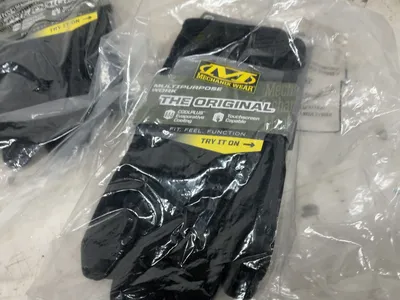 Used _UNKNOWN_ _UNKNOWN_ Gloves Michigan US | Miedema Asset Management Group #1414895