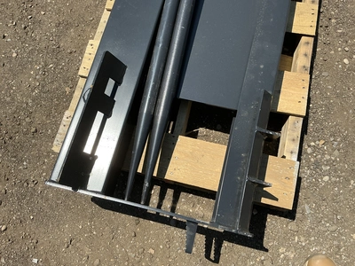 New JCT Bale Spear Skid Steer Attachment, Universal Quick Attach, Has Two Spears that Stick Out Appr...