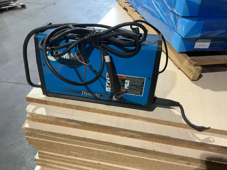 Used MILLER DYNASTY 200 PORTABLE AC/DC TIG AND STICK INVERTER WELDER Tig Welders Michigan US | Miedema Asset Management Group #1424986