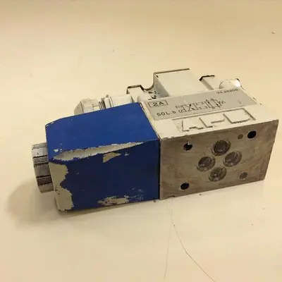 USED VICKERS DG4V32AMP7H7P1050
