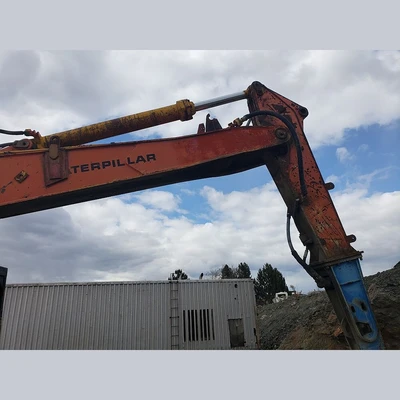 Caterpillar 235 Excavator