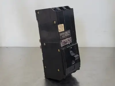 USED SQUARE D Q1390