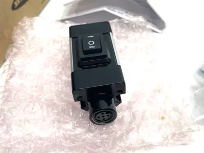 USED BANNER ENGINEERING IN-LINE ROCKER SWITCH 3-POSITION M12 MALE TO FEMALE 93004