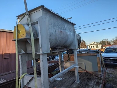 USED RIBBOON BLENDER 30 CUBIC FEET