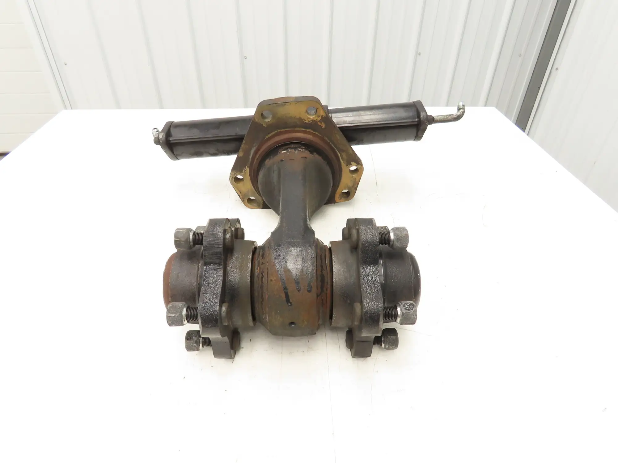 Toyota 8FBE15U Electric Forklift Dual-Wheel Rear Axle Drive Assembly Off 8FBE15U