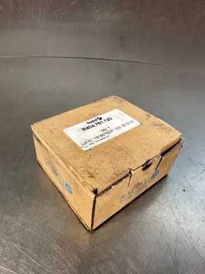 Radiall R404-781-120 Conduction Cooled NEW 200W DC 6 GHZ (7.2.5)