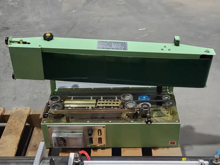 Used WENZHOU YATONG PACKAGING DBF 900 Miscellaneous Packaging Equipment British Columbia CA | Lenmark #915188