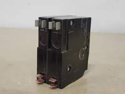USED SQUARE D QO220